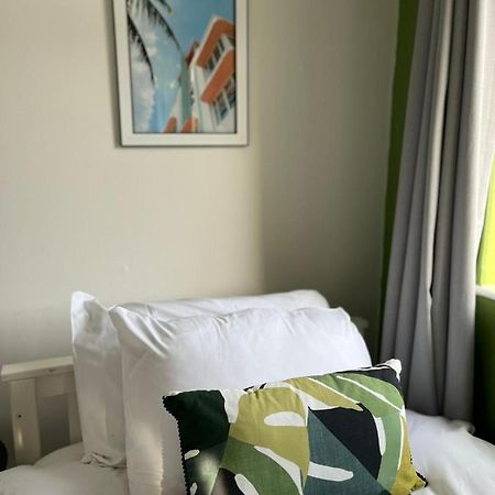 2 Bed Central Cardiff Apartment - Sleeps Five! Exterior foto