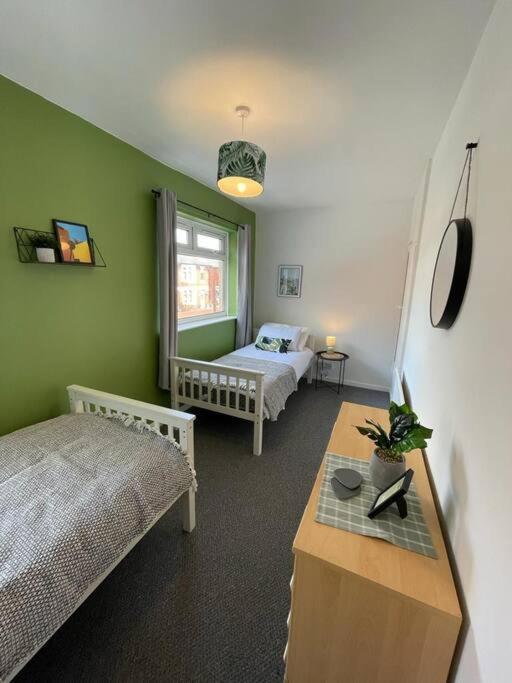 2 Bed Central Cardiff Apartment - Sleeps Five! Exterior foto
